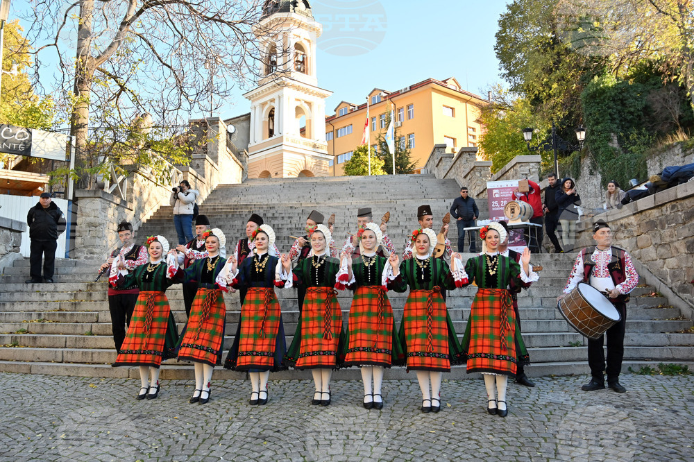 Пловдив - Дефиле на младото вино 2022