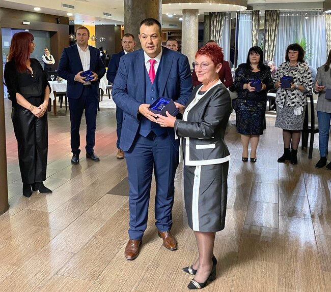 Областна администрация Пазарджик: Трендафил Величков връчи Европейския етикет за иновации и добро управление на Съвета на Европа на 22 български общини