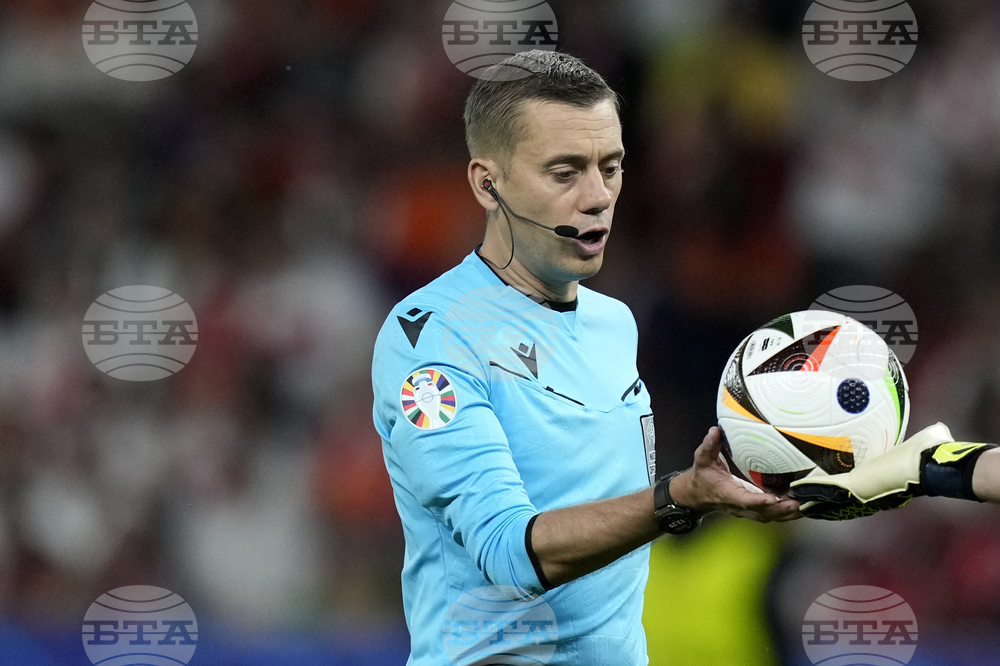 Френският рефер Клеман Тюрпен ще ръководи първия полуфинал от Шампионска лига между Барселона и Интер