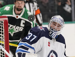 APTOPIX Jets Stars Hockey