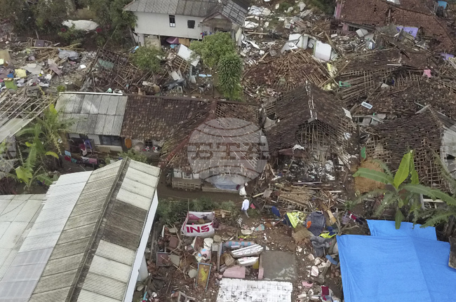Един човек е загинал при силното земетресение край Индонезия, има и разрушения, съобщиха властите