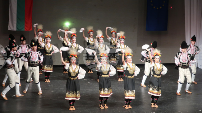 Плевен - училище по изкуствата - празник - концерт