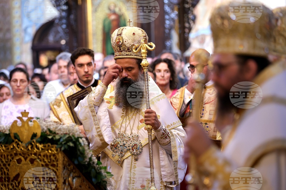 Храм "Св. великомъченица Неделя" - празник - света литургия