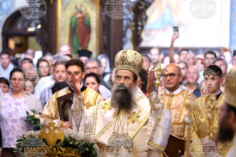 Храм "Св. великомъченица Неделя" - празник - света литургия
