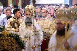 Храм "Св. великомъченица Неделя" - празник - света литургия