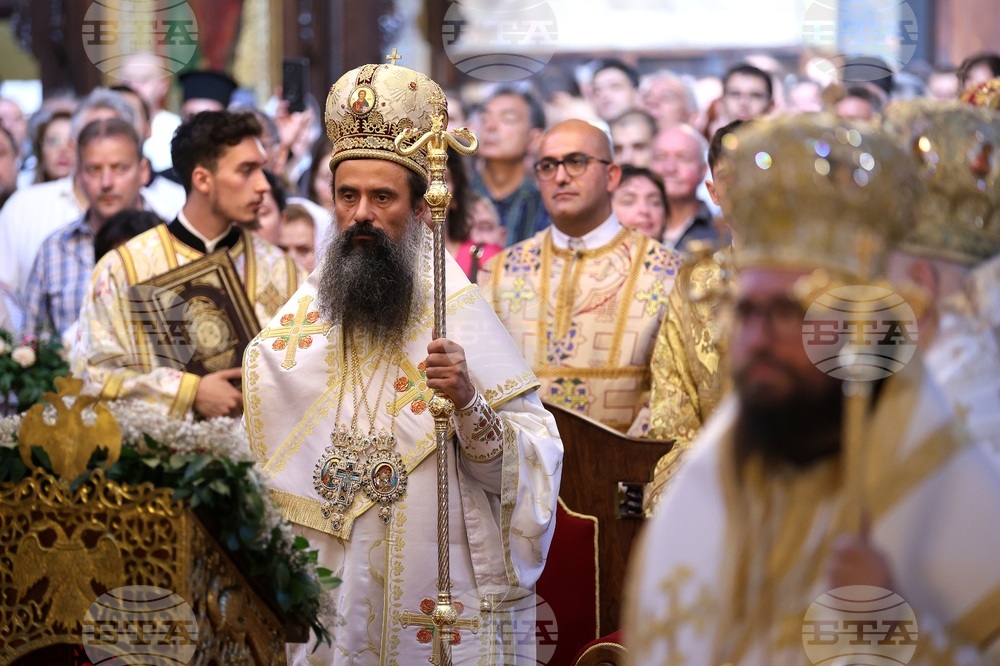 Храм "Св. великомъченица Неделя" - празник - света литургия