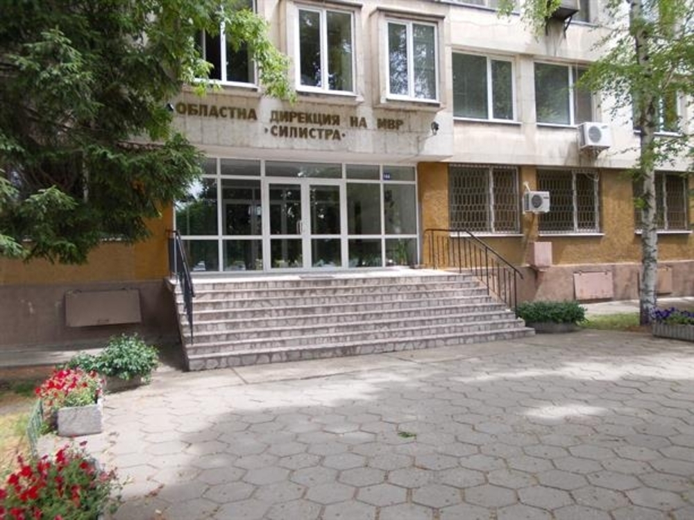 Двама мъже са задържани по подозрение за извършване на незаконен лов в землището на силистренското село Голеш