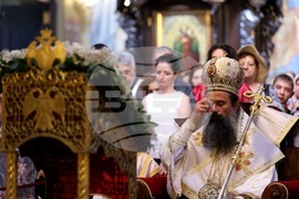 Храм "Св. великомъченица Неделя" - празник - света литургия