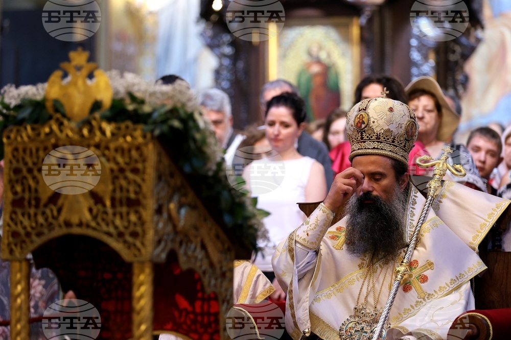 Храм "Св. великомъченица Неделя" - празник - света литургия