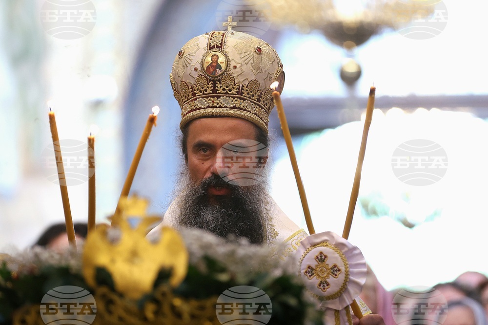 Храм "Св. великомъченица Неделя" - празник - света литургия