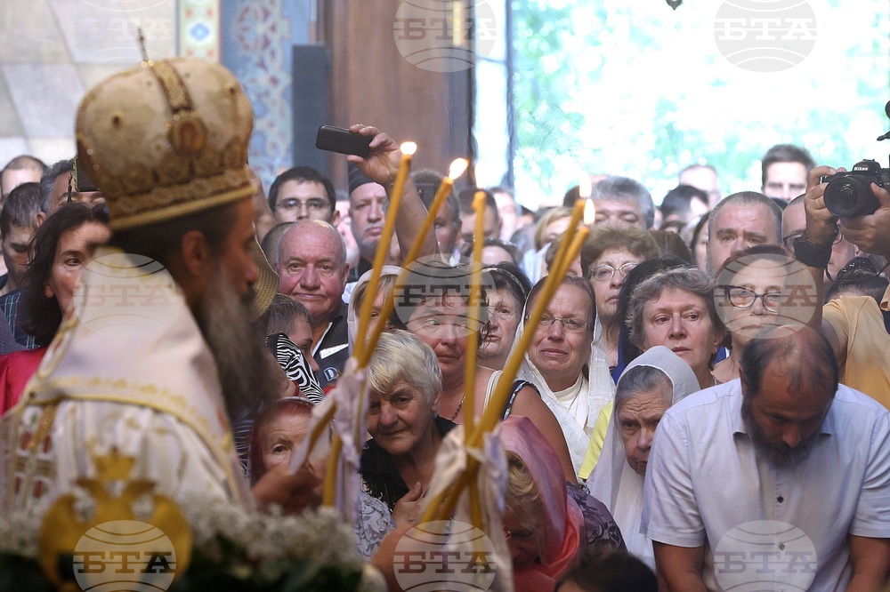 Храм "Св. великомъченица Неделя" - празник - света литургия