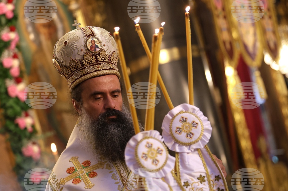 Храм "Св. великомъченица Неделя" - празник - света литургия