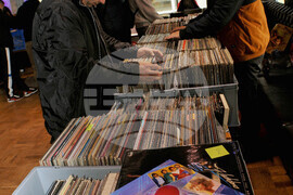 Бургас - грамофонни плочи - меломани - базар