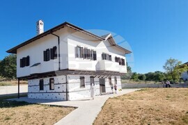 Момчилград - „Гърнатскине конаци“ - жътва