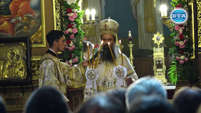 Патриарх Даниил отслужи тържествено богослужение за празника на столичния катедрален храм "Св. великомъченица Неделя"