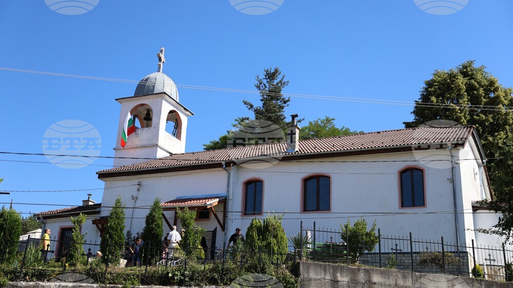 Сатовча - храм „Света великомъченица Неделя“
