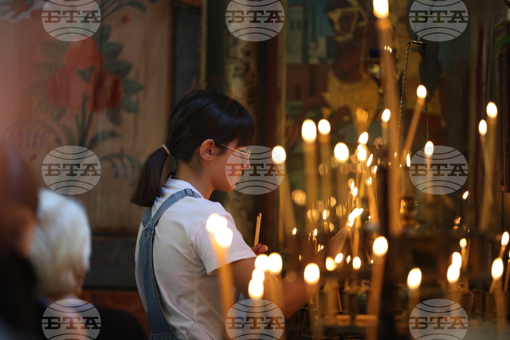 Сатовча - храм „Света великомъченица Неделя“ - света литургия