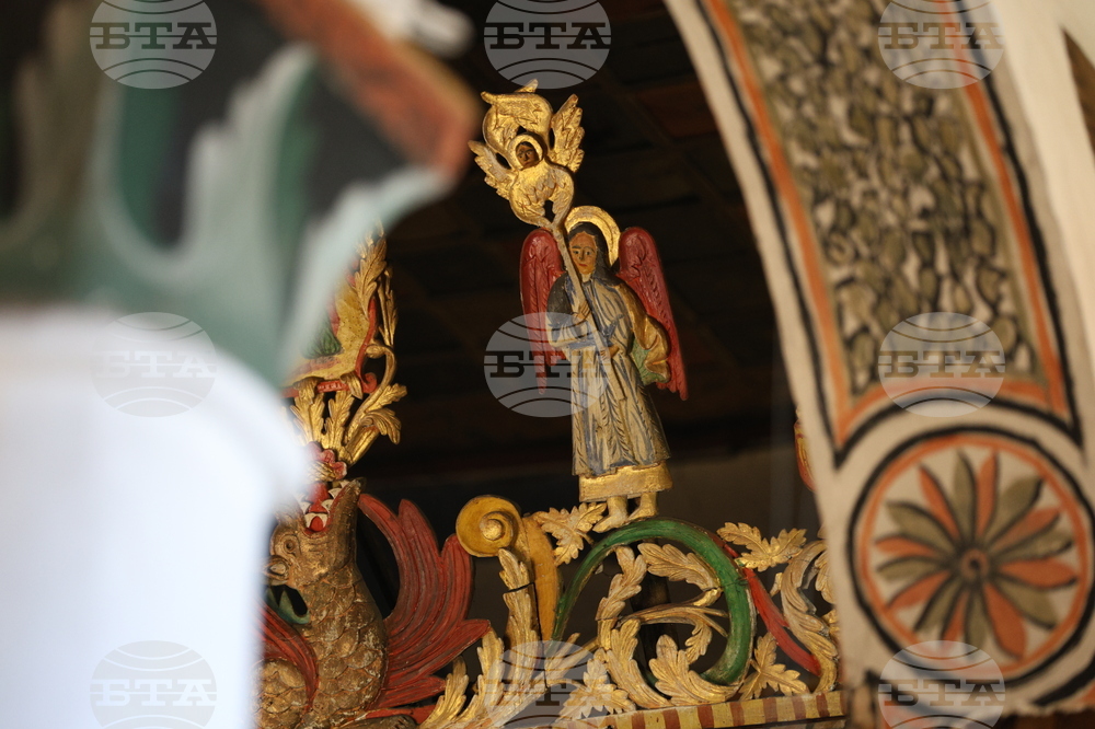 Сатовча - храм „Света великомъченица Неделя“ - света литургия