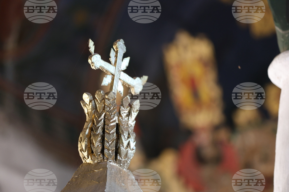 Сатовча - храм „Света великомъченица Неделя“ - света литургия