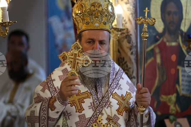 Сатовча - храм „Света великомъченица Неделя“ - света литургия