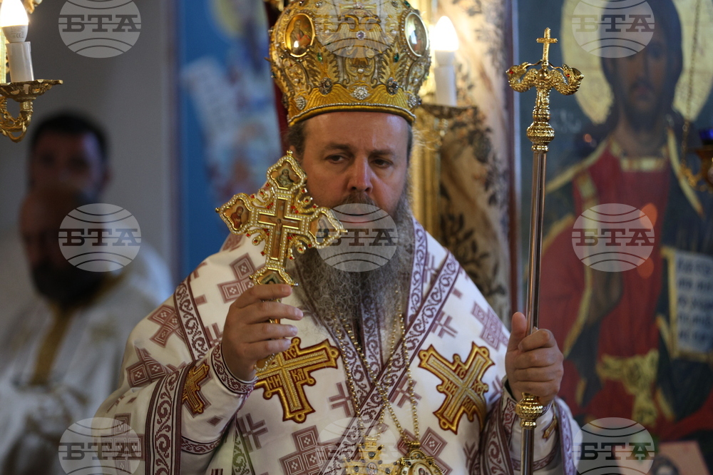 Сатовча - храм „Света великомъченица Неделя“ - света литургия