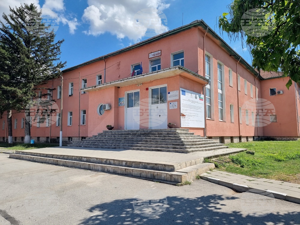 Наркотик е иззет от 14-годишен в училище в монтанското село Медковец