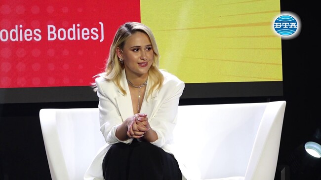 Мария Бакалова подготвя пиеса за Бродуей