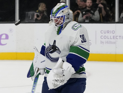 Canucks Golden Knights Hockey