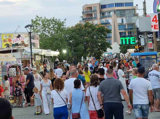Слънчев бряг изпревари турския курорт Мармарис като най-изгодна дестинация за семейна ваканция през 2024 г., пише "Индипендънт"