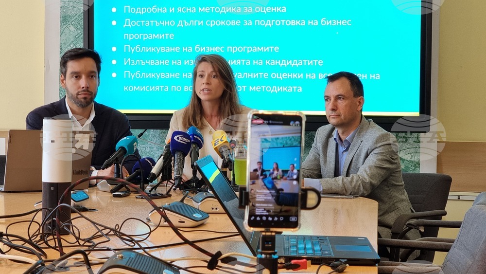 Борис Бонев - Бойко Димитров - Емилия Ангелова - общински дружества - пресконференция