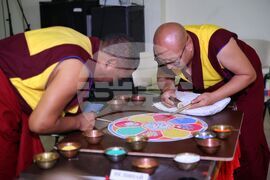 Бургас - тибетска пясъчна мандала - демонстрация