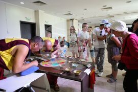 Бургас - тибетска пясъчна мандала - демонстрация