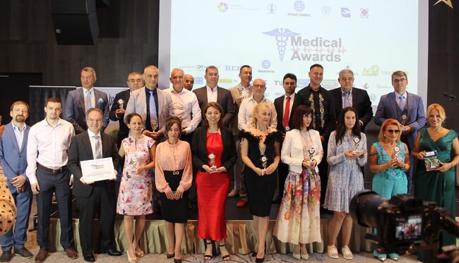 ИСУЛ с награда за Клиничен екип на годината на BALKAN MEDICAL AWARDS 2024