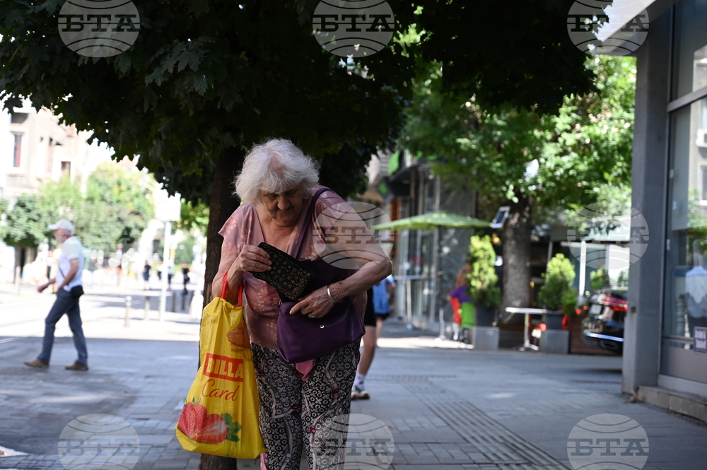 Пенсионери - изплащане на пенсии