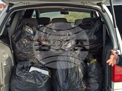 Снимка: Пресцентър Възраждане - Членове на „Възраждане - Люлин“ почистиха военното гробище в Ниш, Сърбия