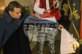 Марш „Долу Ньой“