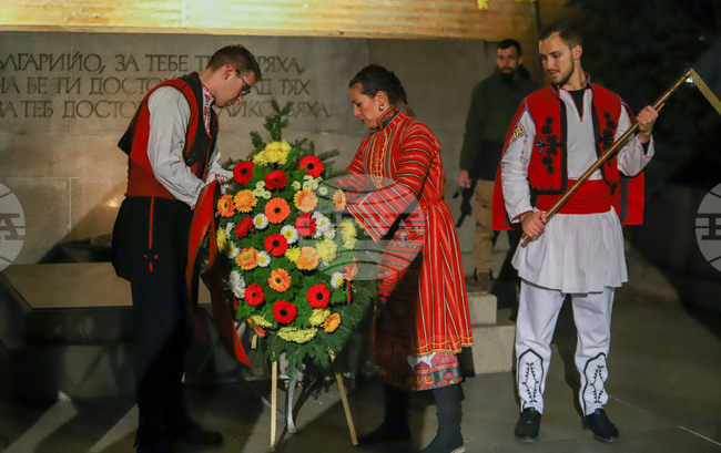 Марш „Долу Ньой“