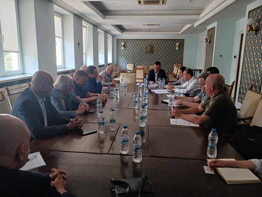 Камара на архитектите в България: Васил Терзиев обсъди с професионалните организации бъдещето на Мемориала при НДК