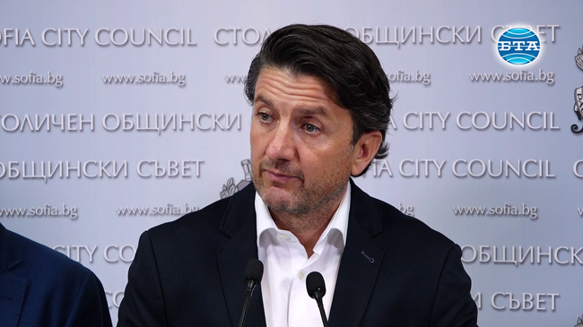 Няма да позволим да се строят подземни паркинги под училища и детски градини в София, заяви Мирослав Боршош от групата на ГЕРБ-СДС в СОС