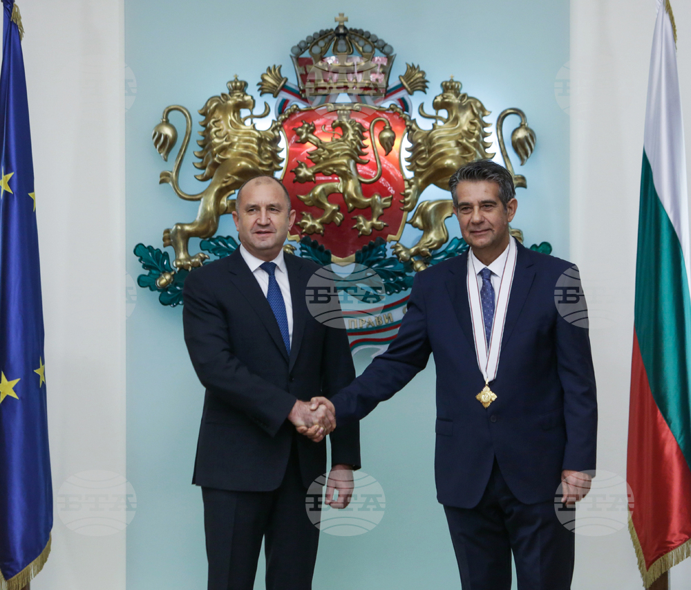 Румен Радев - Мариос Кундуридис - орден 