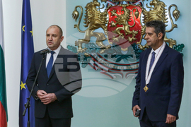 Румен Радев - Мариос Кундуридис - орден 