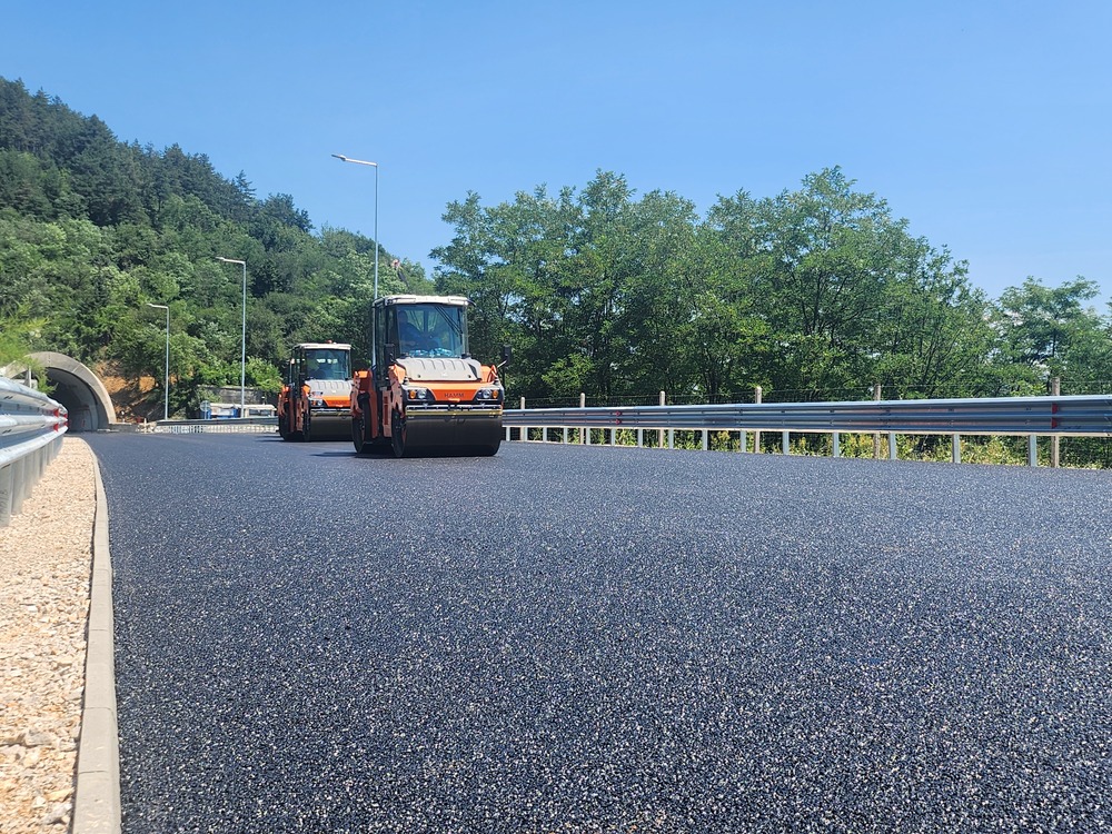 Заради ремонт движението по част от магистрала „Хемус“ в посока София ще бъде ограничено