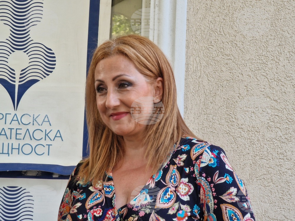 Бургас - Марияна Жекова - представяне на книга - "От любов за любов"