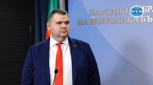 От медиите видяхме, че няма желание за втория мандат, но въпреки всичко ние сме длъжни към нашите избиратели, каза Делян Пеевски