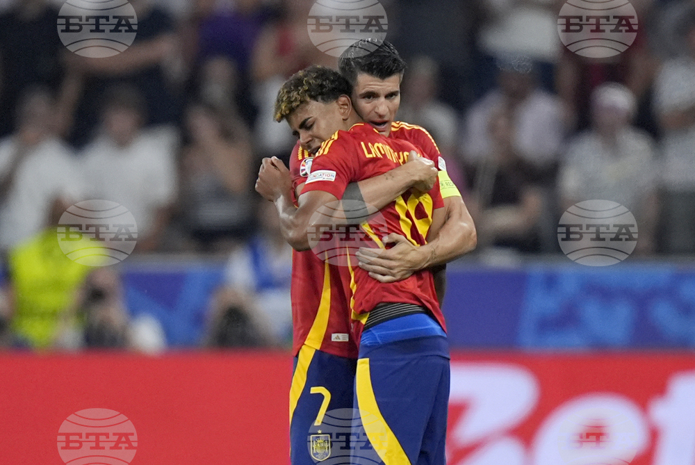 Ламин Ямал е в състава на Испания, Алваро Мората отсъства, само Давид Рая и Мартин Субименди не са пропускали повиквателна при Де ла Фуенте