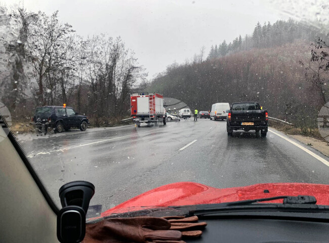 Възстановено е движението през Прохода на Републиката, което беше временно ограничено заради катастрофа