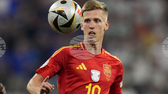 Футболистът на Барселона Дани Олмо отхвърли твърденията за сериозно напрежение в съблекалнята на испанския национален отбор