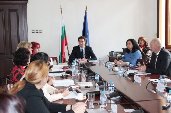 Министерство на правосъдието: Миграцията, престъпленията по транспорта и трафика на хора са основните теми на Съвета за криминологични изследвания за 2023-а г.