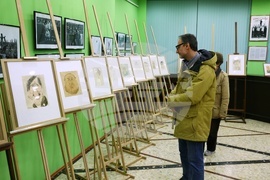 Сатиричен театър - шарж - изложба