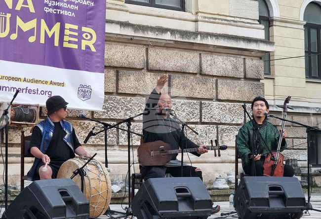 Варна - „Варненско лято“ - китайски етно ансамбъл Ih Tsetsn - концерт